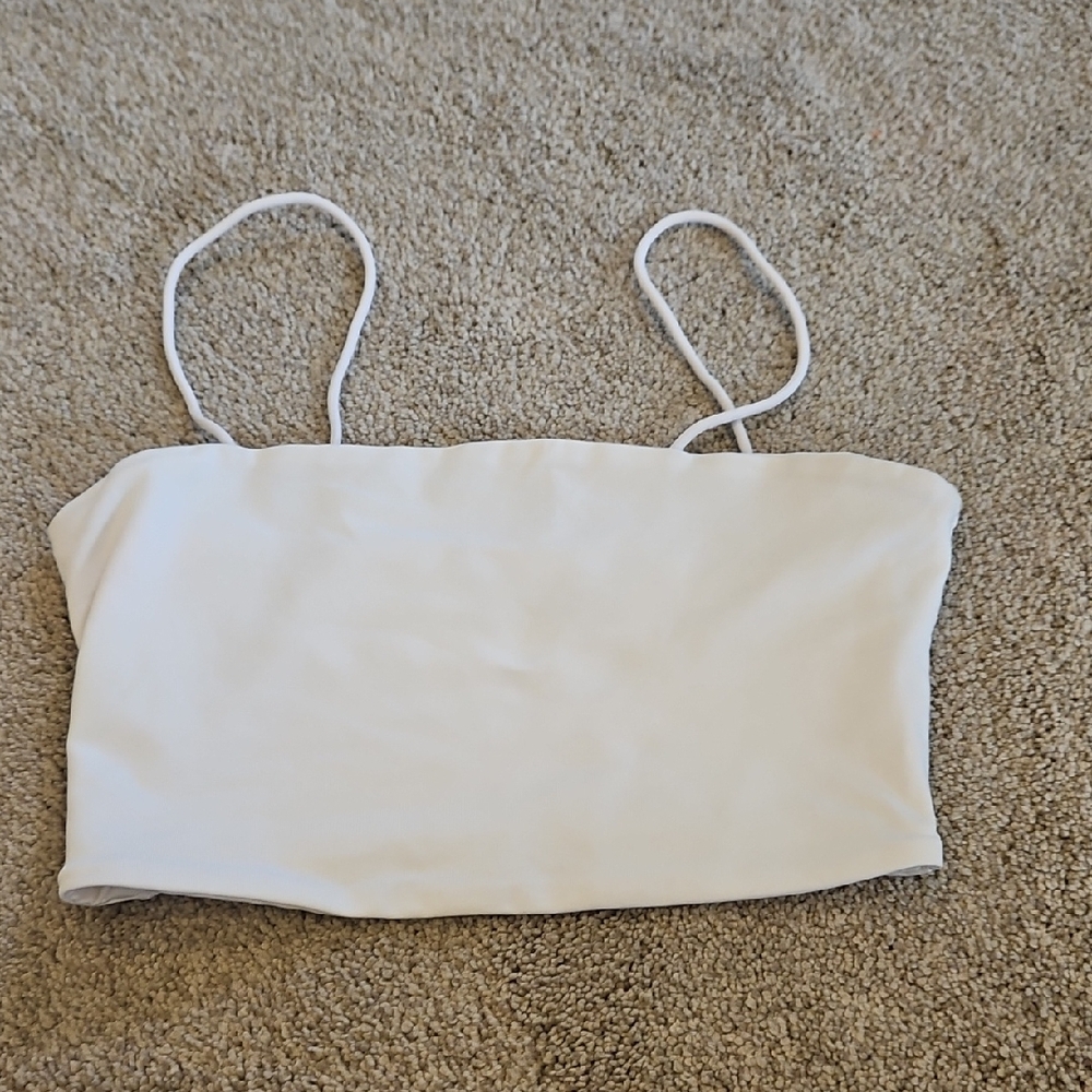 SHEIN White Spaghetti Strap Camisole Crop Top